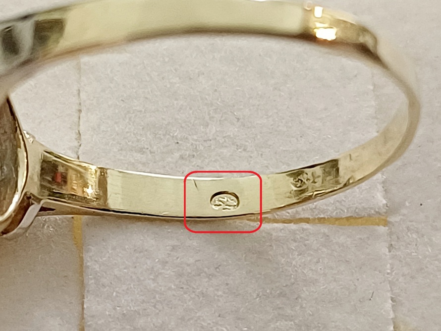 dámský zlatý prsten se safírem, ryzost Au 585/1000, 14 kt, 3,10 g, I.ČSR, lvíček