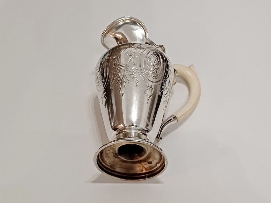 Konvička, stříbro, Ag 800/1000, 327 g, RU, Vídeň