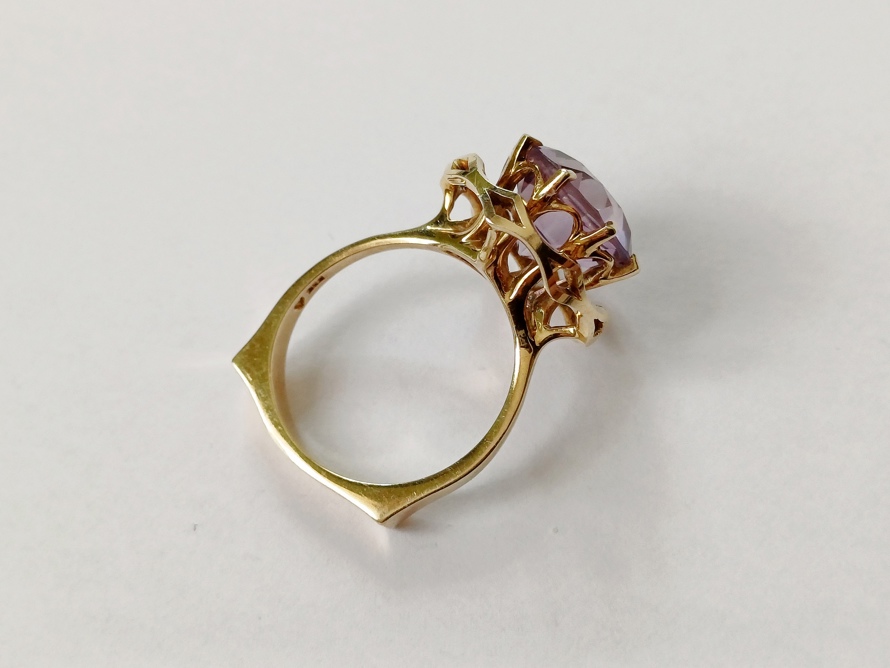 Designový dámský zlatý prsten s ametystem, ryzost Au 585/1000, 14 kt, 6,78 g