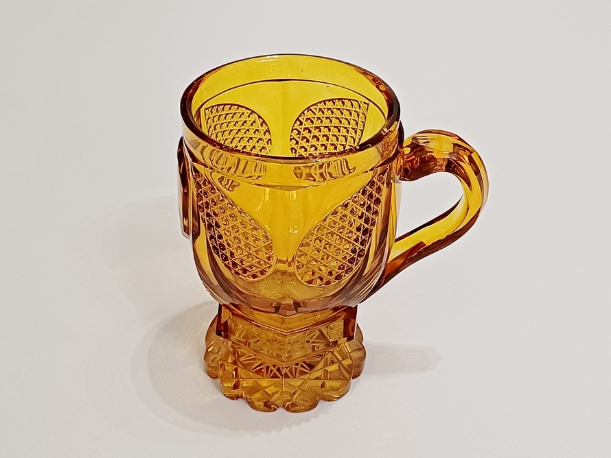 pohár s uchem, topas, styl Biedermeier, 19. století