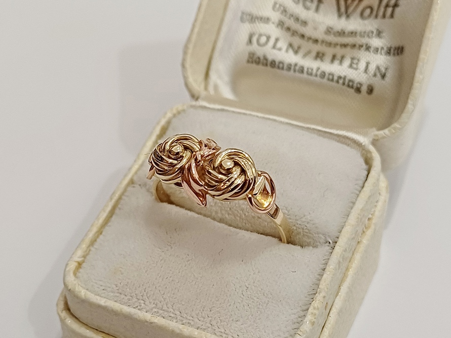zlatý prsten, Karat Brno, Au 585/1000, 14 kt., lvíček, 40.léta