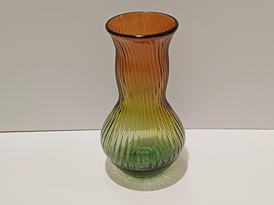 Designová váza, Vílém Veselý, Borské sklo Nový Bor, rok 1967/68