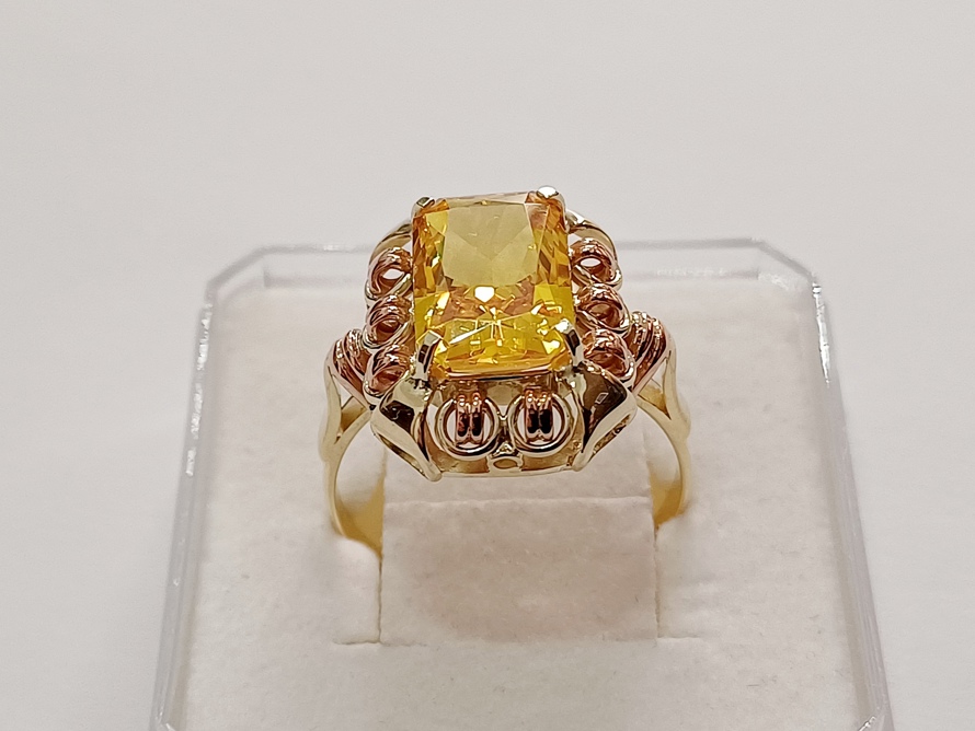 dámský zlatý prsten, citrín, ryzost Au 585/1000, 14 kt, 5,69 g, I.ČSR, lvíček