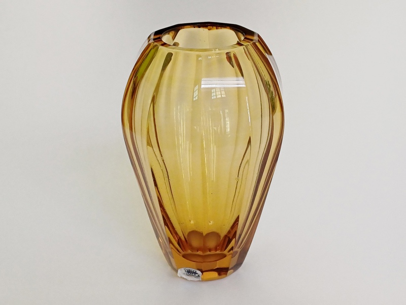hranovaná váza Moser Diva 14,5 cm, topas, Art Deco