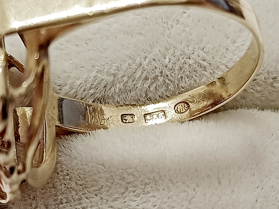 zlatý prsten s fialovým safírem, Au 585/1000, 14 kt, 40. léta, SK