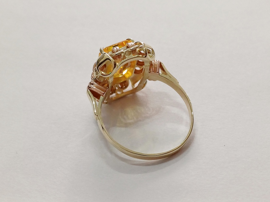 dámský zlatý prsten, citrín, ryzost Au 585/1000, 14 kt, 5,69 g, I.ČSR, lvíček