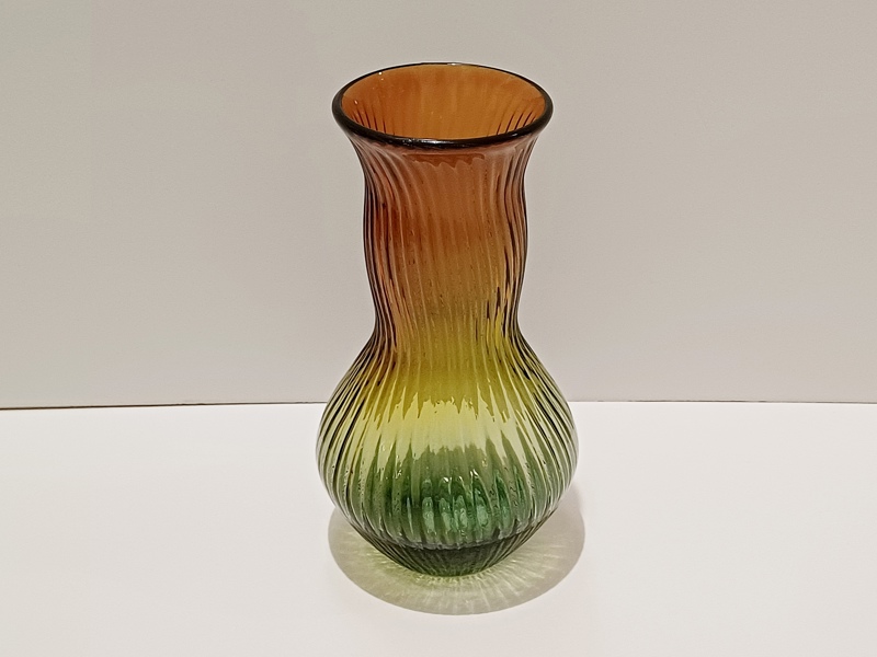 Designová váza, Vílém Veselý, Borské sklo Nový Bor, rok 1967/68