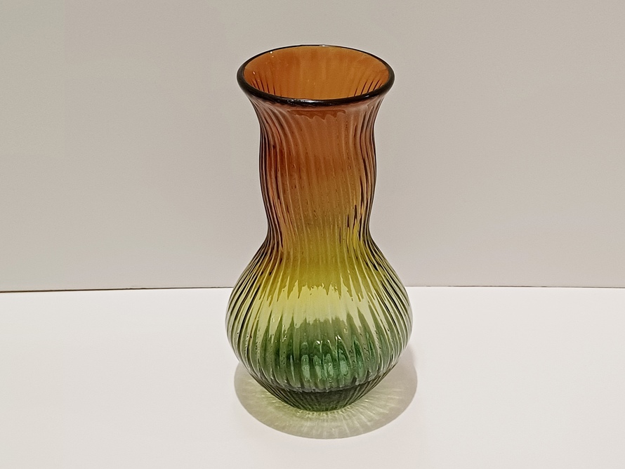 Designová váza, Vílém Veselý, Borské sklo Nový Bor, rok 1967/68