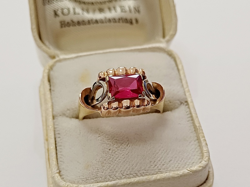 zlatý dámský prsten s rubínem, Au 585/1000, 14 kt, Art Deco, I.ČSR