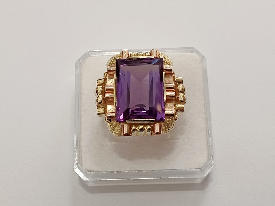 dámský zlatý prsten, safír, ryzost Au 585/1000, 14kt, 9,90 g, I.ČSR, lvíček