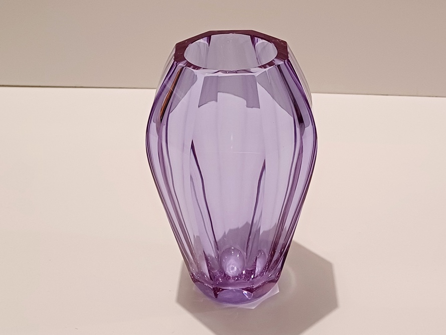 hranovaná váza Moser Diva 20 cm, alexandrit, Art Deco