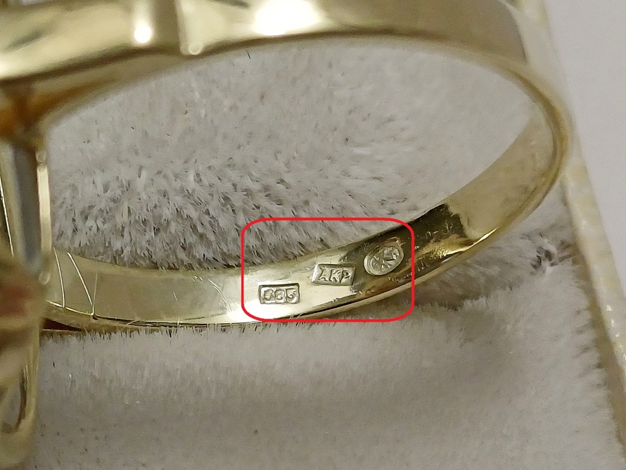 zlatý dámský prsten s akvamarínem, Au 585/1000, 14 kt, 30. léta, I.ČSR