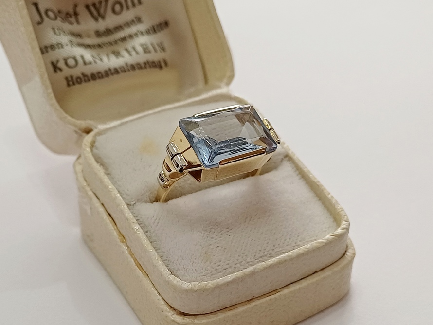 zlatý dámský prsten s akvamarínem, Au 585/1000, 14 kt, 30. léta, I.ČSR