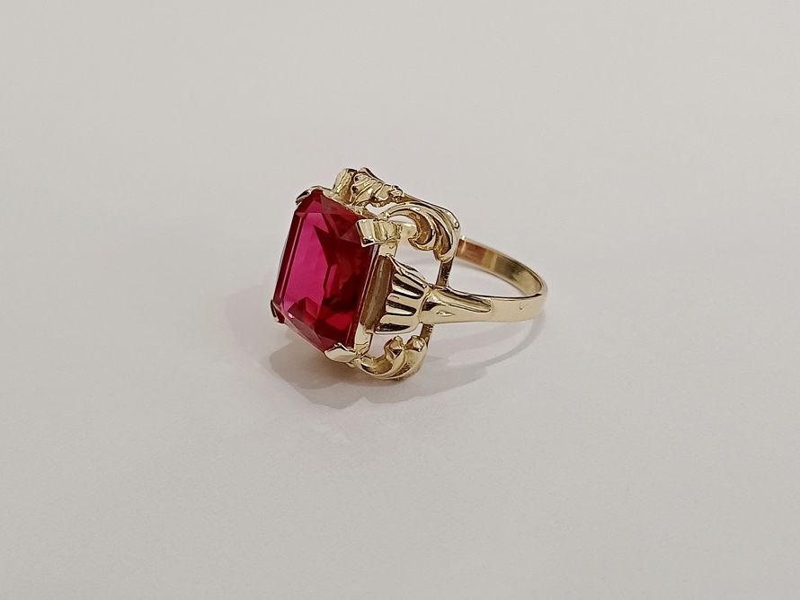 zlatý dámský prsten s rubínem, Au 585/1000, 14 kt, Vídeň, 30. léta