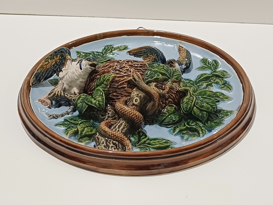 keramický závěsný talíř s reliéfem - ptáci, 32 cm, B. Bloch Eichwald